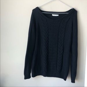 BLACK KNIT SWEATER